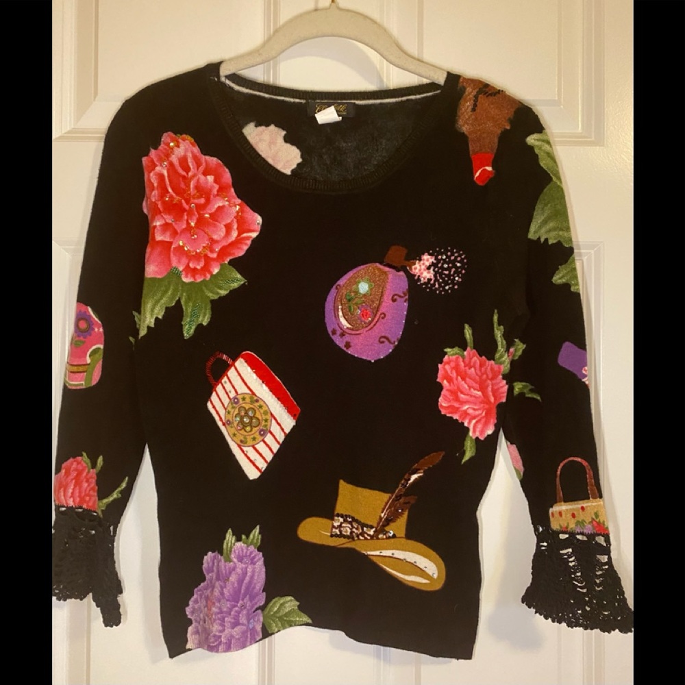 Vintage Elizabeth New York fun lightweight sweater with bell lace sleeves.